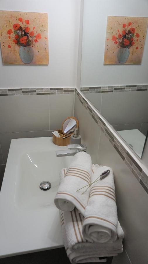 B&B Oasis Des Lavandes - Chambre Coqueliot Villeneuve-les-Avignon Exterior photo