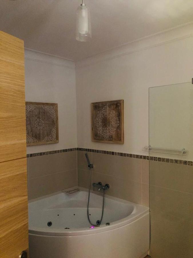 B&B Oasis Des Lavandes - Chambre Coqueliot Villeneuve-les-Avignon Exterior photo